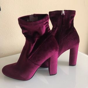 Steve Madden Edit Velvet Boot